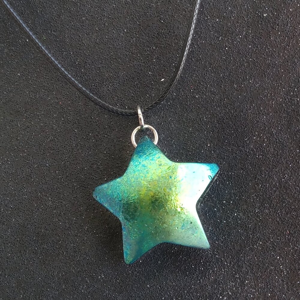 Kawaii puffy star blue green gold color shift black cord necklace handmade New